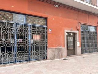 Lloguer Local Comercial  Calle ancha. Te presentamos este amplio local comercial en alquiler ubicado e