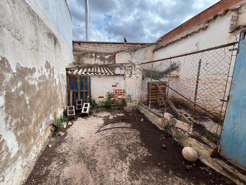 Foto efad3dbd-c79a-4c45-aa09-22d2b37615d9. Casa amb aparcament a Tomelloso