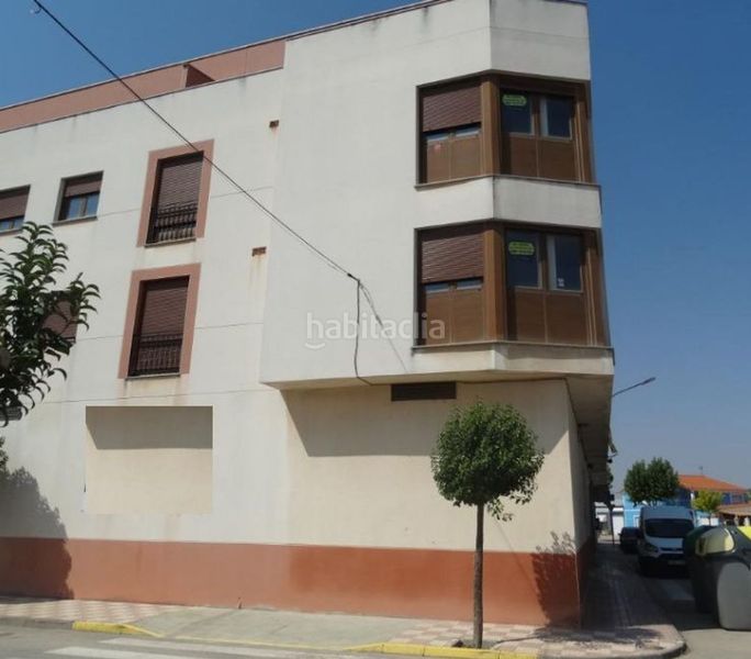 Foto b9645260-7128-43be-920a-12fbb1ac454d. Local comercial a Pedro Muñoz