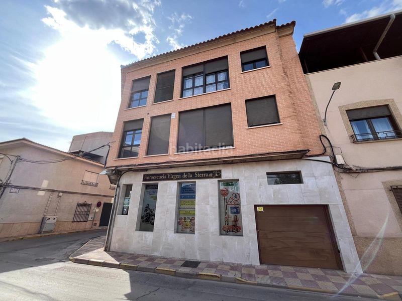 Foto a57c29ec-8481-4238-9e0d-f482b1608a56. Parking coche en calle macabil 44 plaza de garaje en Villarrubia de los Ojos