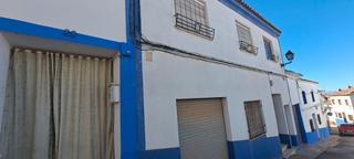 Casa aparellada  Calle pozo dulce. Casa de 283 m2 en zona tranquila de la localidad a pocos minutos