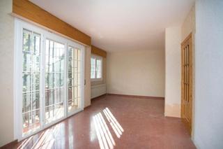 Maison jumelée  Calle olimpia. Unifamiliar adosada de 217 m² con 4 dormitorios, cochera y patio