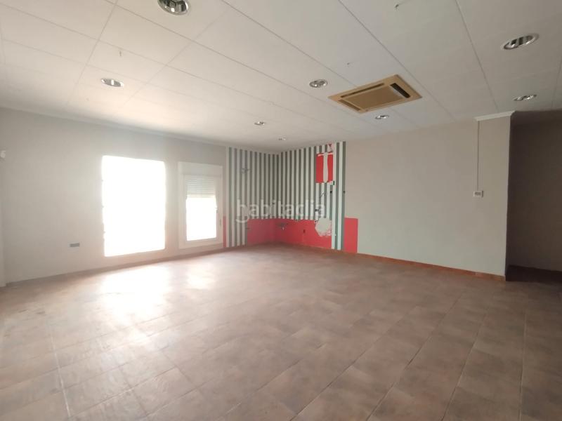 Foto 3888b931-c107-4d24-846b-1b4df4886162. Local commercial dans calle campo 31 dans Tomelloso