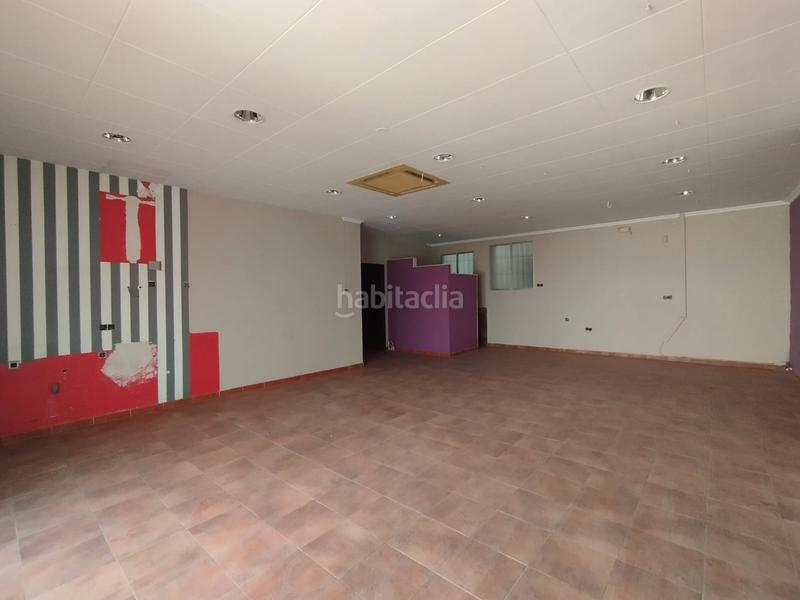 Foto 48f5f050-18c7-4265-8dbc-b43bdab58d9e. Local commercial dans calle campo 31 dans Tomelloso