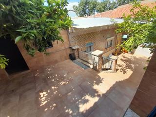 Haus  Calle fernando el santo. Casa en una planta para entrar a vivir con dos patios