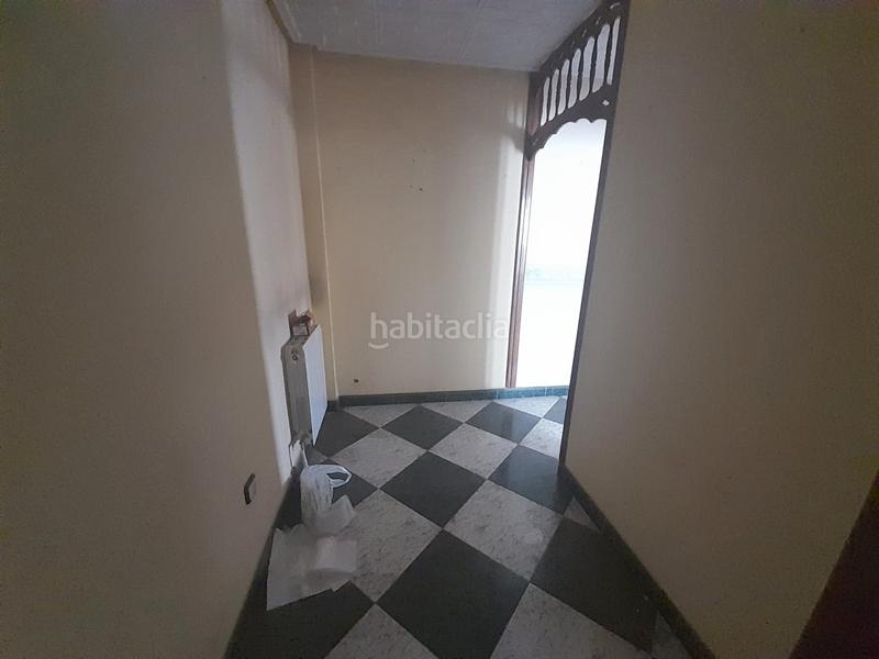 Foto c8dbdd81-8c70-4057-85ca-7866f8b19064. Flat with heating in Centro Puertollano