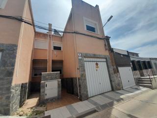 Maison  Calle san pedro. Casa en venta dos plantas calle san pedro con cochera, patio y t