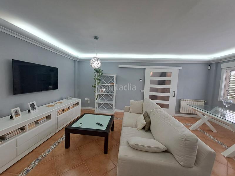 Foto 28e165b8-9c26-4485-8ff7-6dfce68bfcd0. Casa con riscaldamento parcheggio piscina in PAU 2-600 Puertollano