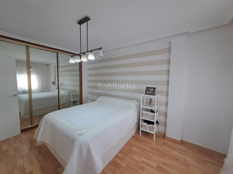 Foto 3b3da732-39d7-4454-9141-0338908d48f4. Casa con riscaldamento parcheggio piscina in PAU 2-600 Puertollano