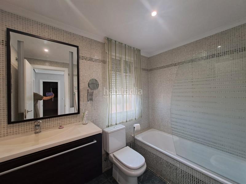 Foto a2eeb7ac-ddbf-40b4-adc4-e73c5bc993a1. Casa con riscaldamento parcheggio piscina in PAU 2-600 Puertollano