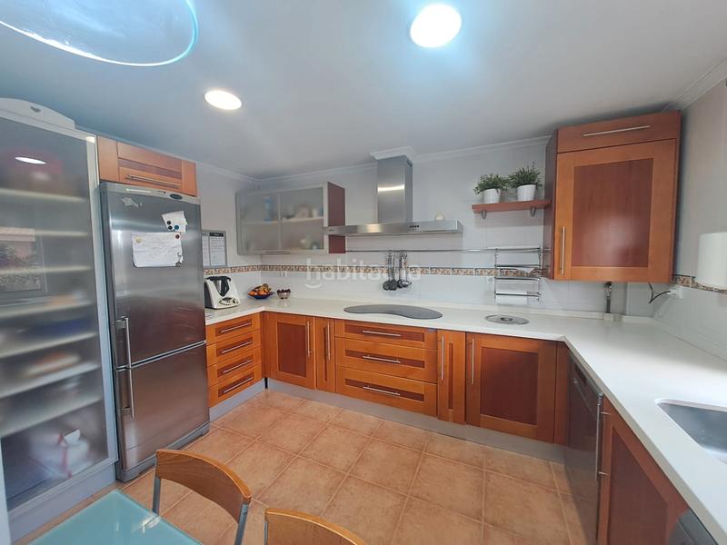 Foto acf02577-f9f7-41a1-ab62-1fdc2e27ba73. Casa con riscaldamento parcheggio piscina in PAU 2-600 Puertollano