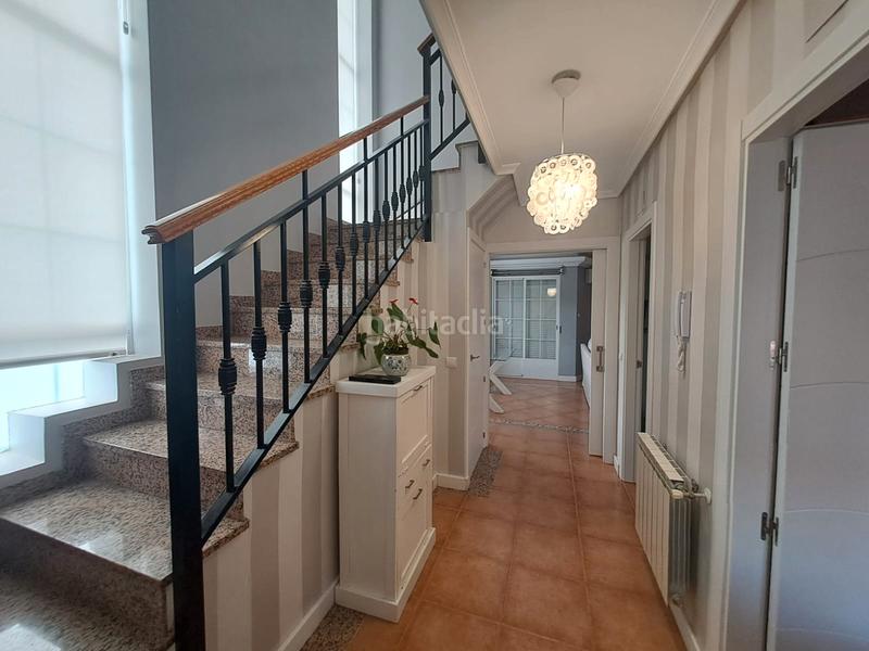 Foto d9bc73d9-8792-4a4f-b4ad-a6a3f22bb575. Casa con riscaldamento parcheggio piscina in PAU 2-600 Puertollano