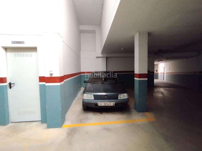 Foto b441e620-7749-46da-9fb8-8c1dc484a6d7. Aparcament cotxe a Solana (La)