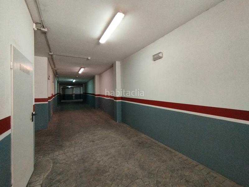 Foto ff35c453-4a3c-4d68-8f85-cfe08d37224c. Aparcament cotxe a Solana (La)