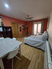 Etagenwohnung  Calle las huertas. Oportunidad piso zona residencial a pocos metros del centro urba