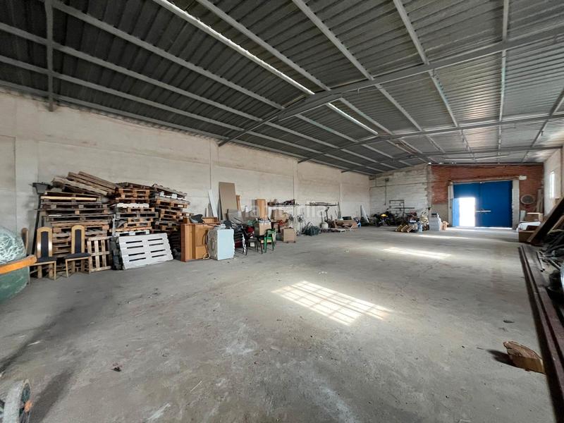 Foto 8b48bcc2-43a9-4574-b36b-3565d2cb7dda. Bâtiment à usage industriel dans Villarrobledo