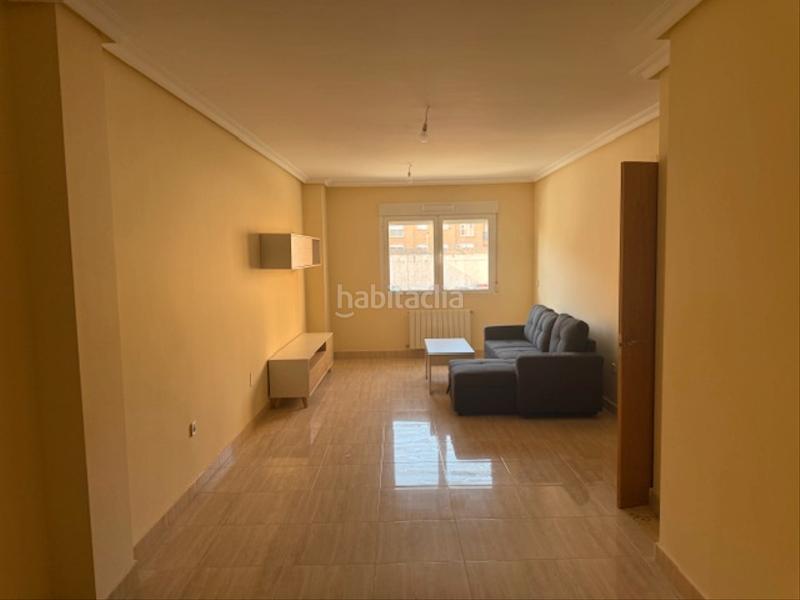 Foto fc92dfdd-0bc1-454e-954f-94428af3a6bf. Rent flat in calle cañas 25 in Centro Puertollano