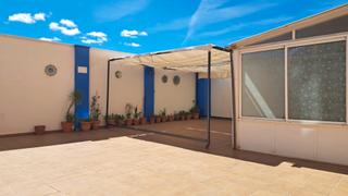 Appartement  Calle córdoba. Piso con patio de unos 40 m2