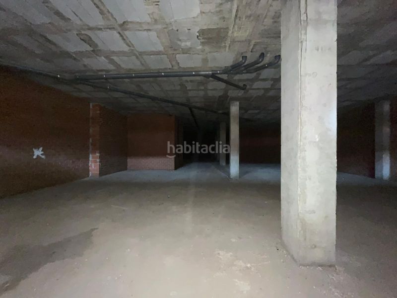 Foto bd131e8a-b90c-4e65-a1e5-c9fd46957f1b. Local comercial en calle juan pablo ii 4 amplio local comercial en pleno centro en Tomelloso