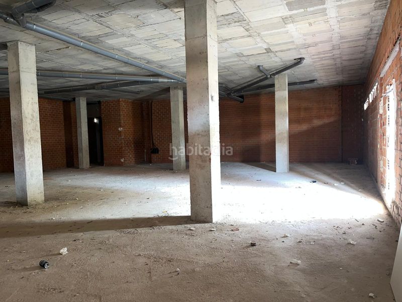 Foto f37385e0-d412-4821-82b3-8eb8e765fdb8. Local comercial en calle juan pablo ii 4 amplio local comercial en pleno centro en Tomelloso