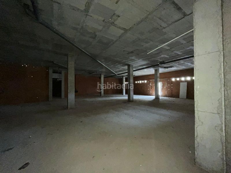 Foto f4dd3afb-488a-4e86-88c4-4095cba6c8dc. Local comercial en calle juan pablo ii 4 amplio local comercial en pleno centro en Tomelloso