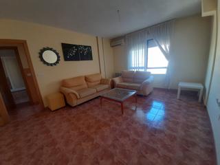 Appartement  Calle doce de octubre. En venta piso de dos dormitorios en residencisal los pinos.