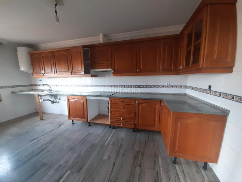 Foto 3f2b0a6d-7923-46c3-a5ef-62bafd031079. Casa a schiera con riscaldamento parcheggio in PAU 2-600 Puertollano