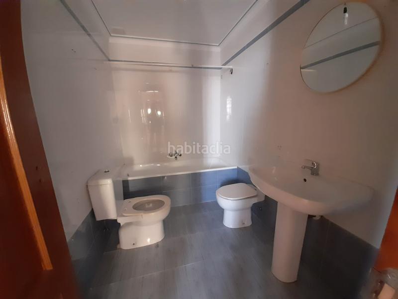 Foto c196afff-b0ce-4f49-b2f4-28ce99220bd7. Casa a schiera con riscaldamento parcheggio in PAU 2-600 Puertollano