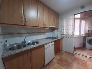Flat  Calle cuadro. En venta piso  con cochera cerrada en zona centro.