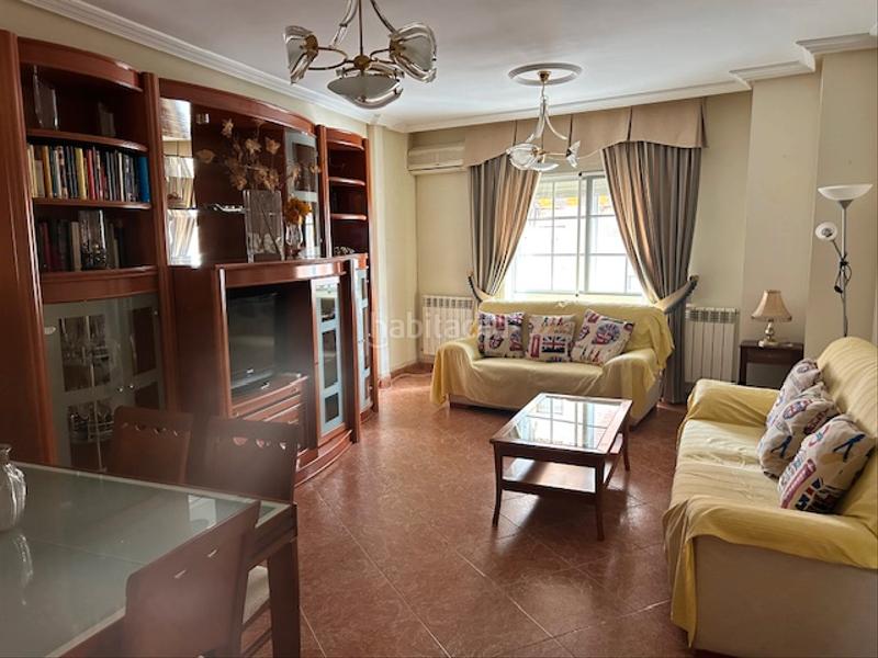 Foto 80b743fe-9d38-489a-a8ea-17fafebb2893. Rent flat in calle real 27 in Centro Puertollano