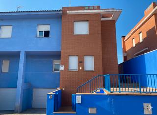 Chalet  Calle los castillejos. Magnifica casa de 3 plantas en poblete