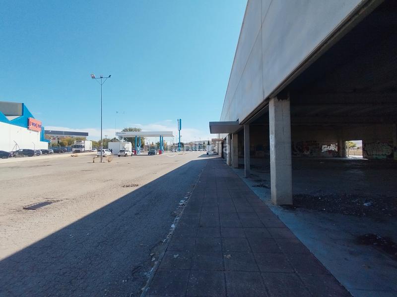 Foto 86b17aa1-338e-4c17-bb10-51feeaf1f696. Fabrikhalle in Valdepeñas