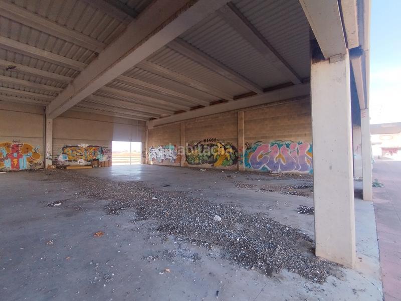 Foto b4cc037f-e39a-4cac-bf55-1f36f49a4787. Fabrikhalle in Valdepeñas