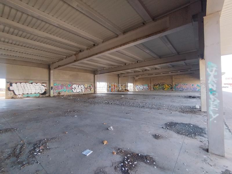 Foto bccd2b8b-1157-4397-87e5-2a3be25a5c14. Fabrikhalle in Valdepeñas