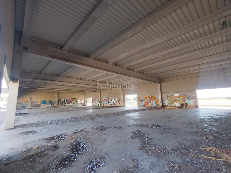 Foto cbb4392c-7de4-44ff-9484-c0a706d51718. Fabrikhalle in Valdepeñas