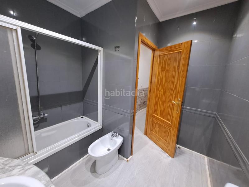 Foto 185feed6-dd78-4cde-8e92-65f1cd03a4ee. Casa amb calefacció aparcament a Centro Puertollano