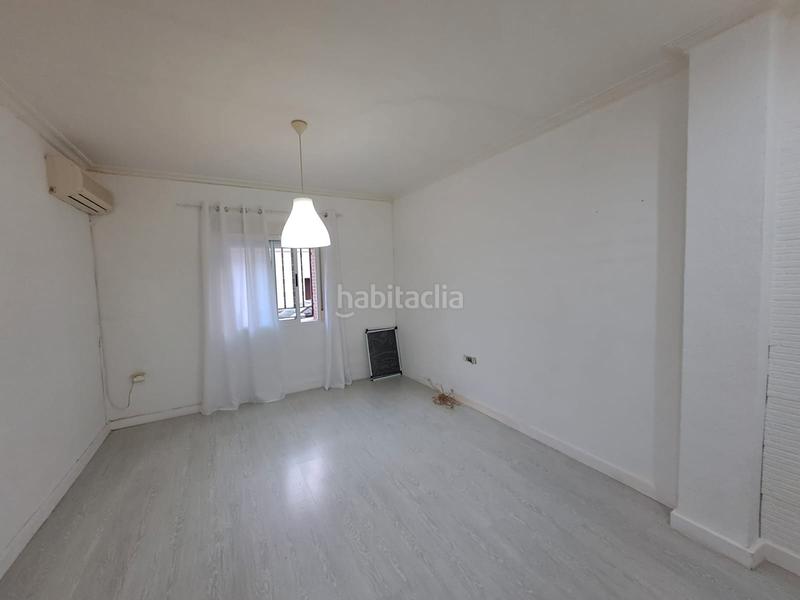 Foto b23dd900-04d0-419f-9ba5-c6d4611079e3. Casa amb calefacció aparcament a Centro Puertollano