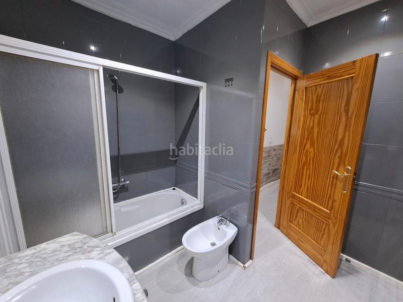 Foto b6fe6b7c-73a3-4b2a-9fcc-54d8e7fa07fe. Casa amb calefacció aparcament a Centro Puertollano