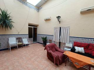 Maison  Calle inocente hervás. Espectacular casa independiente en esquina con patio y garaje pr