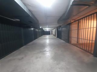 Parking voiture  Calle alfonso x el sabio. Garaje cerrado en venta en zona centro