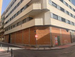 Lloguer Local Comercial a Calle numancia 2
