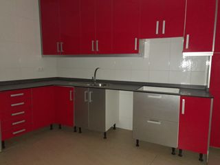 Casa bifamiliare in Calle real 149. Casa en venta esquinera en calle real