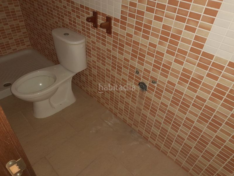 Foto cbbf83b1-41c5-482c-b922-1640677f3e90. Towny house in calle real 149 in Calzada de Calatrava