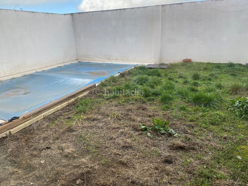 Foto c85ff0a9-71be-4121-a3cb-d57a50b076ab. Reihenhaus mit heizung parking pool in Poblete