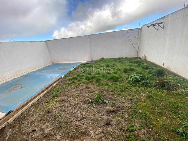 Foto ec9352a1-5d82-484f-86f2-db6912241949. Reihenhaus mit heizung parking pool in Poblete