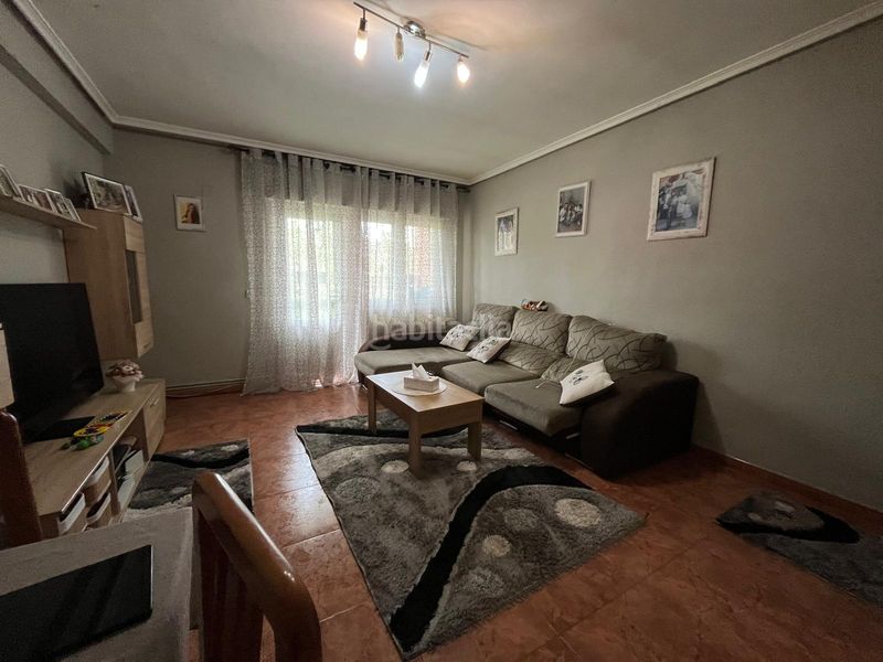 Foto 3fda4728-5ead-49a7-b39e-727e67a5c1c5. Piso en paseo ramón ugena 50 luminoso piso listo para entrar a vivir en urbanización privada con piscina en Tomelloso