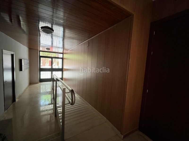 Foto 4aa87443-6010-4408-9d43-8a16d65c1283. Piso en paseo ramón ugena 50 luminoso piso listo para entrar a vivir en urbanización privada con piscina en Tomelloso