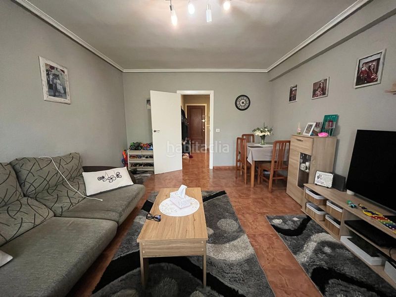 Foto 6d8a29cb-51b8-4c92-b07a-77e5e0ee503e. Piso en paseo ramón ugena 50 luminoso piso listo para entrar a vivir en urbanización privada con piscina en Tomelloso