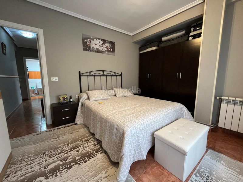 Foto 9ed8c5a0-78ef-403c-88bd-05d6716aeac1. Piso en paseo ramón ugena 50 luminoso piso listo para entrar a vivir en urbanización privada con piscina en Tomelloso