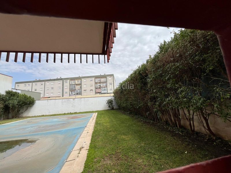 Foto de80e66f-a2d4-4520-8c85-b396341f26ea. Piso en paseo ramón ugena 50 luminoso piso listo para entrar a vivir en urbanización privada con piscina en Tomelloso
